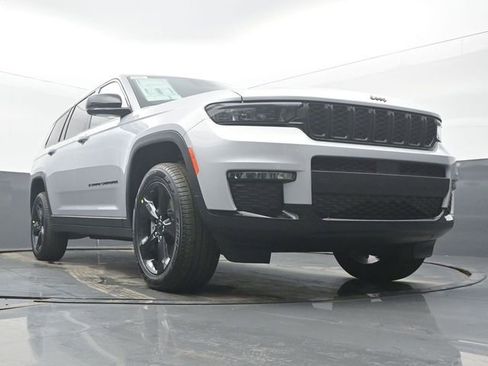 New 2025 Jeep Grand Cherokee L Limited w/ Black Appearance Package image 55
