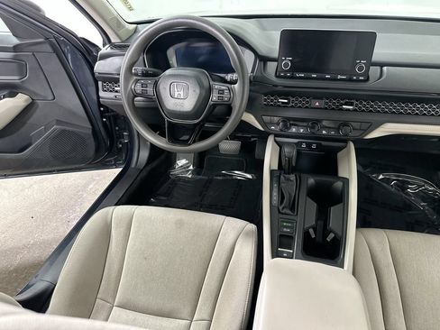 Used 2025 Honda Accord SE image 19