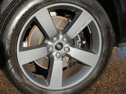 Used 2025 Land Rover Defender 110 V8 image 10