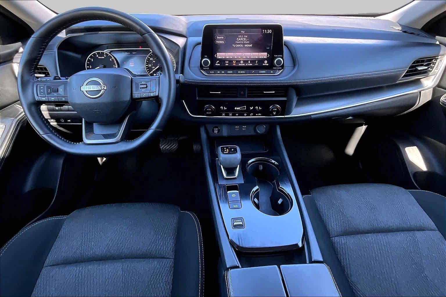 Used 2025 Nissan Rogue SV FWD image 15