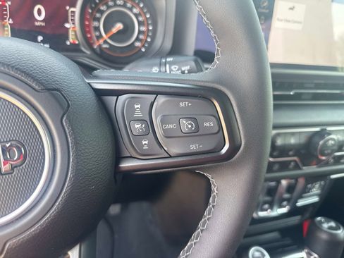 Used 2025 Jeep Wrangler Sport AWD/4WD image 22