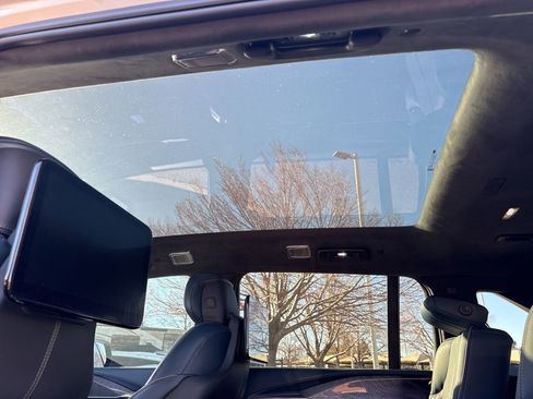 Used 2025 Cadillac Escalade IQ Sport 2 w/ LPO, ONYX Package image 21