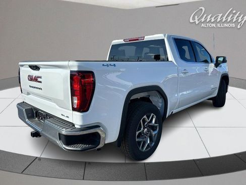 New 2026 GMC Sierra 1500 SLE image 4