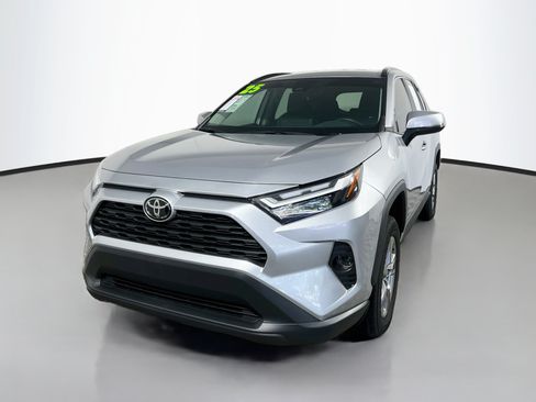 Used 2025 Toyota RAV4 XLE AWD/4WD image 10