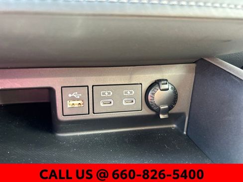 Used 2024 Toyota Highlander XLE image 20