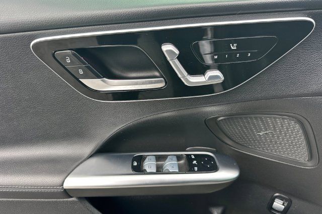 Used 2023 Mercedes-Benz C 300 Sedan image 12
