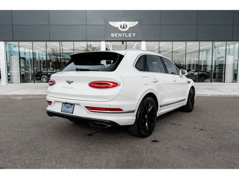 Certified 2022 Bentley Bentayga image 3