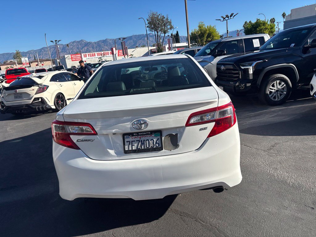 Used 2014 Toyota Camry SE FWD image 5
