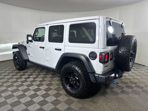 Used 2024 Jeep Wrangler Unlimited image 5