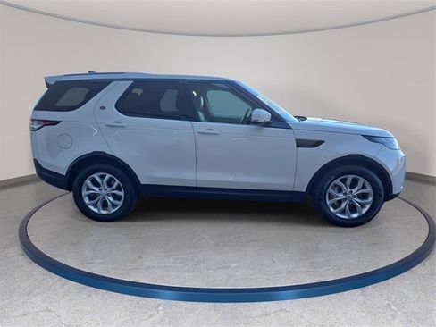 Used 2020 Land Rover Discovery SE image 5
