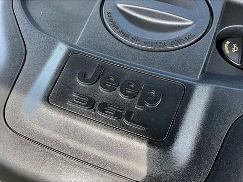 Used 2023 Jeep Grand Cherokee L Summit image 32