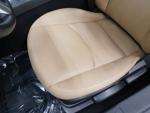 Used 2011 MAZDA MX-5 Miata Grand Touring RWD image 15