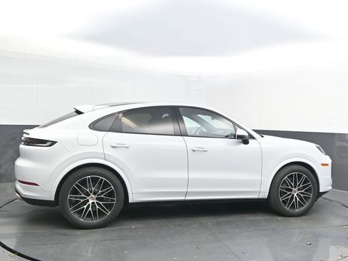 New 2025 Porsche Cayenne Coupe image 10