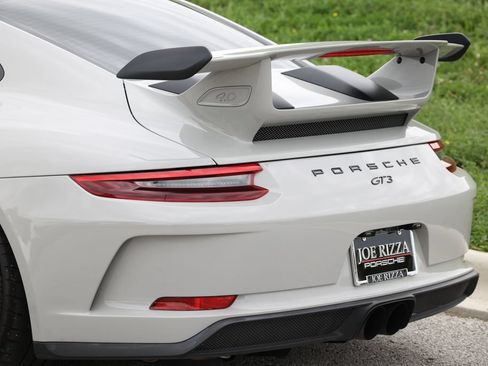 Certified 2018 Porsche 911 GT3 RWD image 18