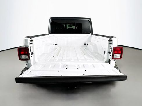 Used 2022 Jeep Gladiator Sport AWD/4WD image 28
