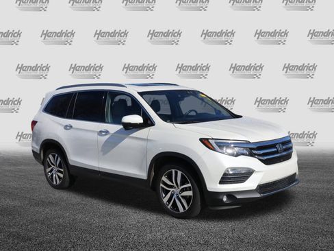 Used 2017 Honda Pilot Touring image 2