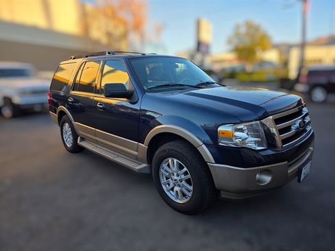 Used 2014 Ford Expedition XLT w/ Equipment Group 201A image 4