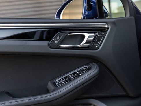 Certified 2026 Porsche Macan AWD/4WD image 23