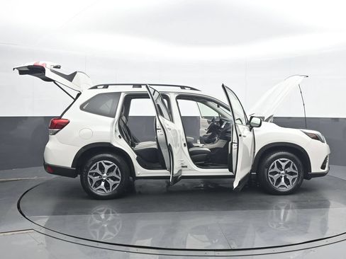 Used 2023 Subaru Forester Premium AWD/4WD image 37