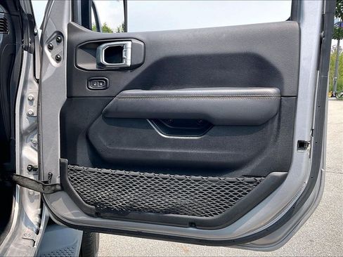 Used 2021 Jeep Wrangler Unlimited Sahara AWD/4WD image 11