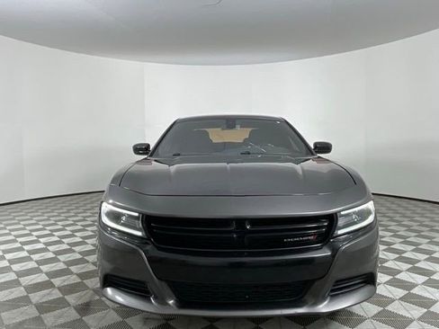 Used 2018 Dodge Charger SXT w/ Blacktop Package image 2
