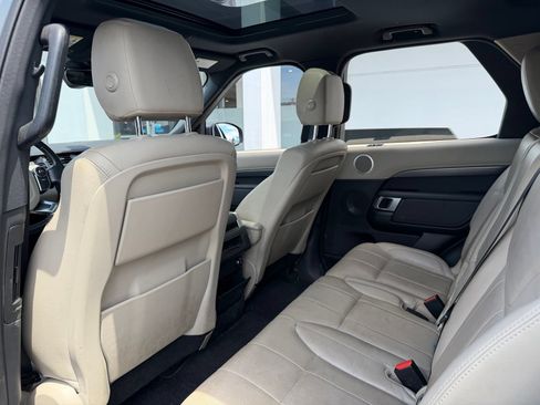 Used 2017 Land Rover Discovery SE AWD/4WD image 15