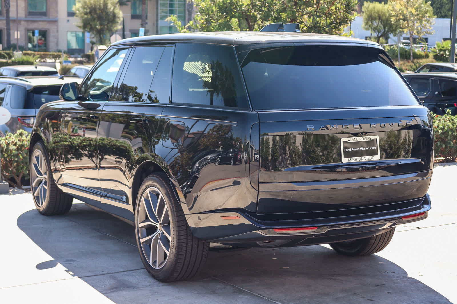 New 2026 Land Rover Range Rover SE AWD/4WD image 3