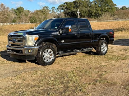 Used 2011 Ford F250 Lariat w/ Lariat Ultimate Pkg image 1