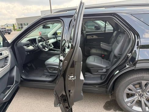 New 2026 Ford Explorer Active w/ Active Comfort Package AWD/4WD image 10