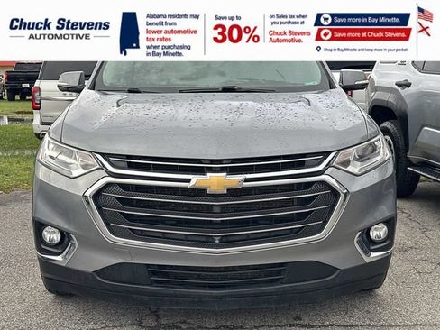 Used 2020 Chevrolet Traverse LT w/ LT Premium Package FWD image 3