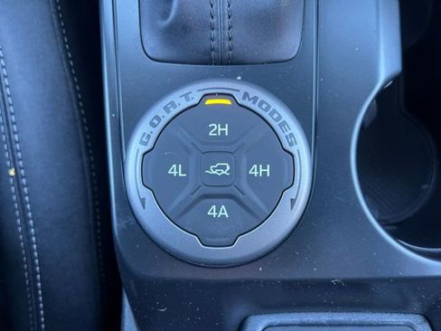 New 2025 Ford Bronco Badlands image 10