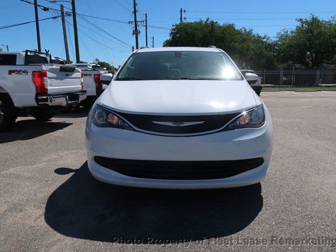 Used 2020 Chrysler Voyager Lxi FWD image 8