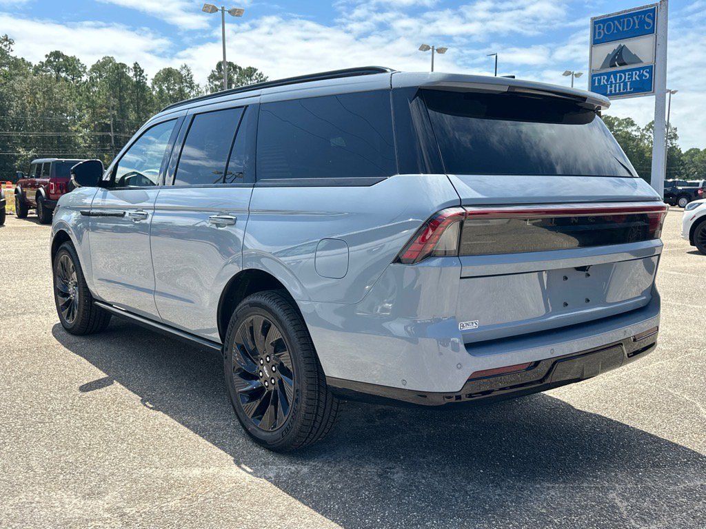 New 2025 Lincoln Navigator Reserve w/ Jet Appearance Package AWD/4WD image 14
