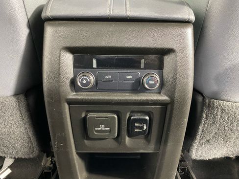 Used 2018 Chevrolet Traverse LT AWD/4WD image 19