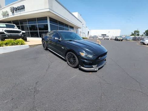 Used 2017 Ford Mustang GT Premium w/ GT Performance Package RWD image 7