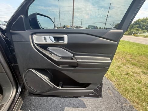 Used 2020 Ford Explorer ST w/ Premium Technology Package AWD/4WD image 23
