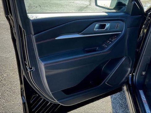 Certified 2025 Ford Explorer ST-Line w/ ST-Line Street Pack AWD/4WD image 18