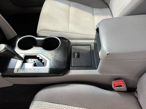 Used 2014 Toyota Camry LE image 23