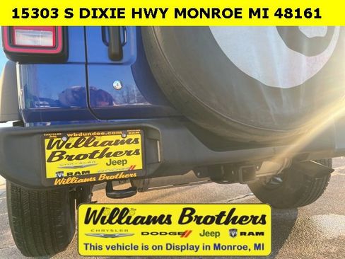 Used 2018 Jeep Wrangler Sport image 6