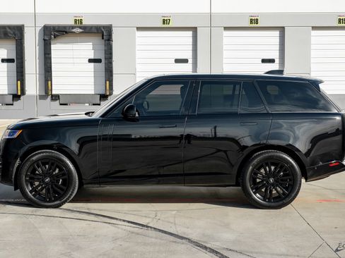 Used 2024 Land Rover Range Rover SE image 7