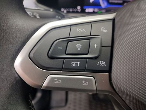 New 2025 Volkswagen Taos SE image 26