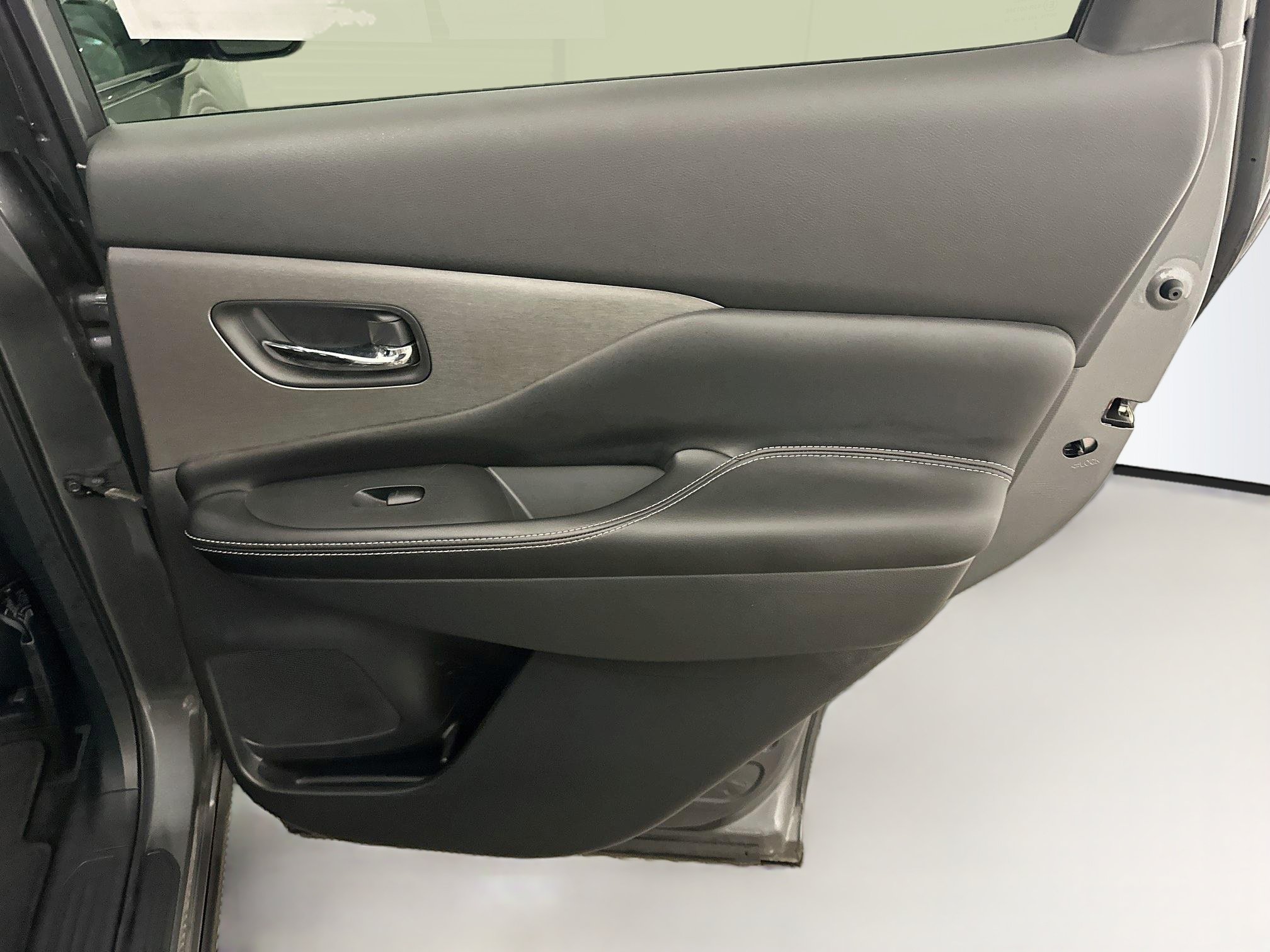 Used 2023 Nissan Murano S AWD/4WD image 30