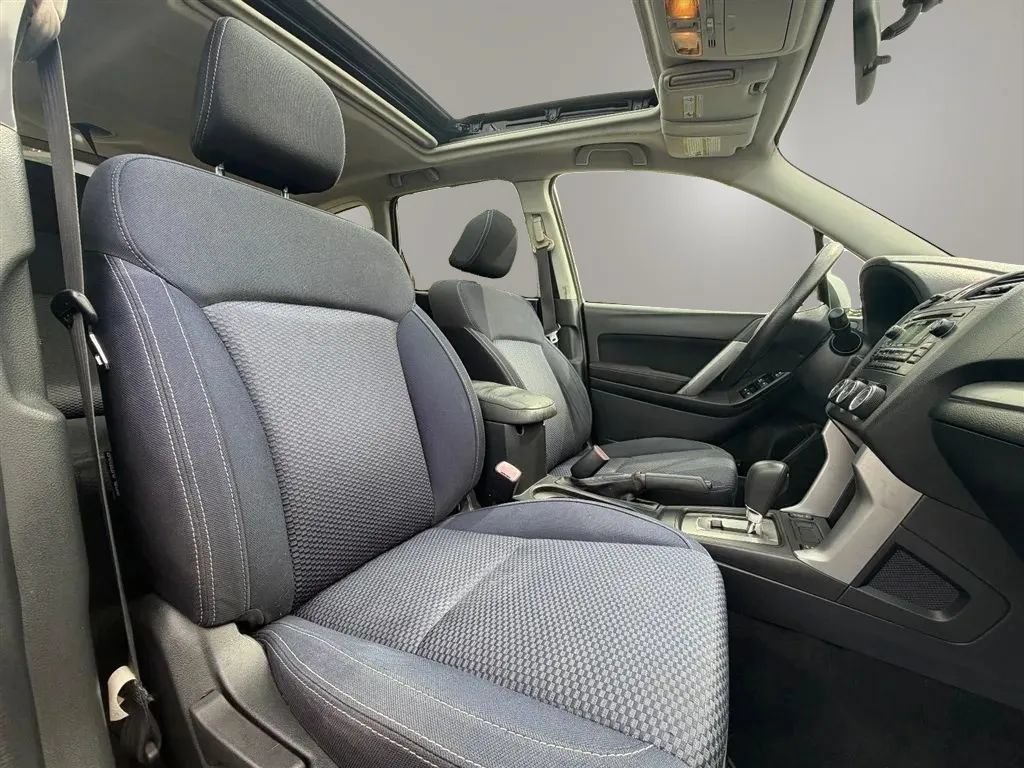 Used 2015 Subaru Forester 2.5i Premium w/ All-Weather Package AWD/4WD image 24