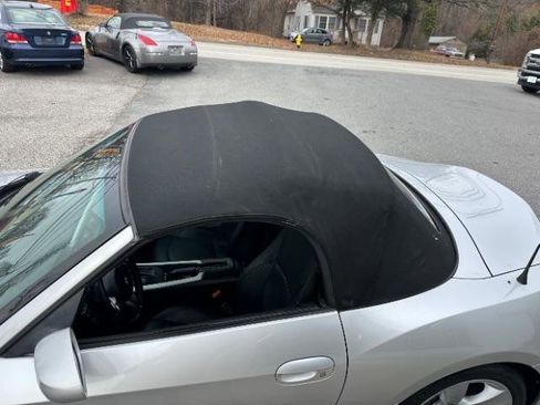 Used 2006 BMW Z4 3.0i image 32