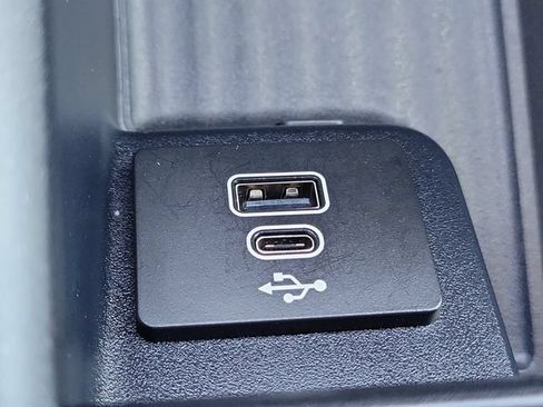 Certified 2025 Ford Expedition Active AWD/4WD image 18