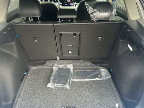 New 2026 Volkswagen Taos SE image 6