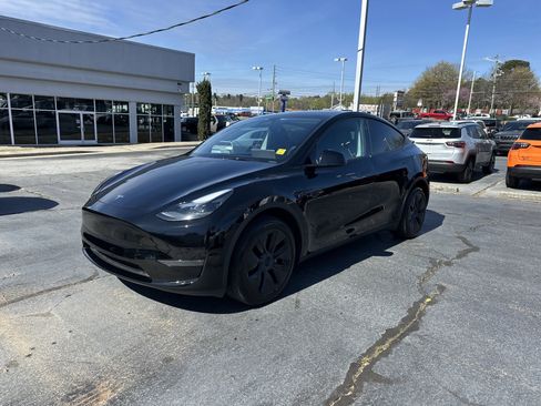Used 2024 Tesla Model Y Long Range image 5