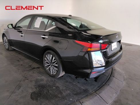 Used 2025 Nissan Altima 2.5 SV image 8