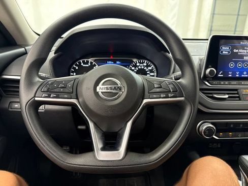 Used 2022 Nissan Altima 2.5 SV FWD image 20