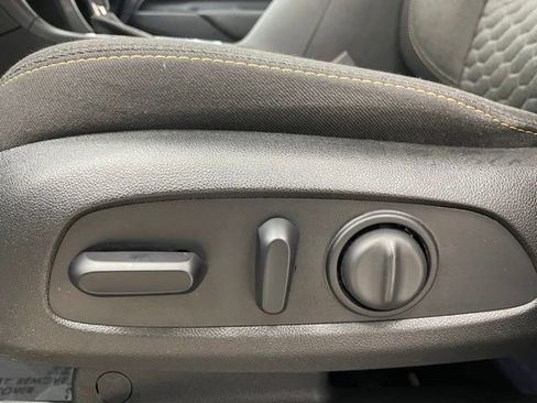 Used 2019 Chevrolet Equinox LT image 10